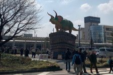 福井駅前の動く恐竜