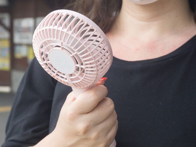 ハンディファンの正しい使い方と注意点　使い方によっては逆効果も？