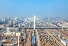ミリ波半導体デバイスの米Peraso、中国の鉄道で列車と駅の高速通信を可能に