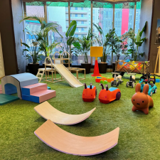 子どもの遊び場を探していた人に朗報！ 子ども料金無料の全天候型キッズスペース「べるべるパーク」が、新宿と秋葉原に新店舗オープン