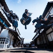 千葉真一さんらが激しい殺陣やアクションを披露、忍の掟に生きる