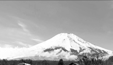 富士の裾野に広がる雄大な自然を背景にブライダルサロン 「ティンカーベル」が4月26日グランドオープン
