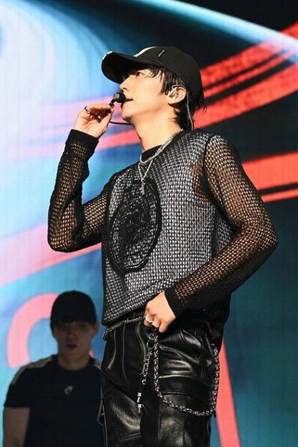 「2PM」ウヨン、日本武道館公演大盛況…Jun. Kもサプライズで客席訪問