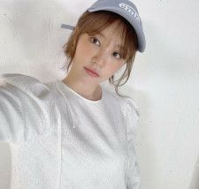 女優ユン・ウネ、帽子を被っても隠せない美貌…ダイエット後わらにキレイに（画像提供：wowkorea）