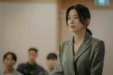 女優イ・ボヨン、新ドラマ「ハイド」でイ・ムセンの秘密を追う…2次スチール公開