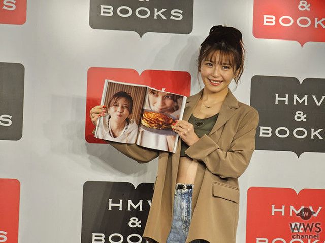 AAA・宇野実彩子がヘソ出しコーデで美ボディアピール！ソロ５周年メモリアルブック発売で思いを語る。