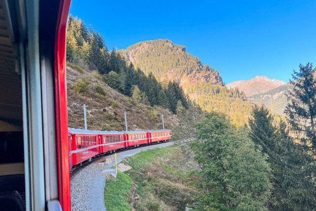 【スイス列車旅】世界遺産ルートをベルニナ急行で日帰り列車旅！基本情報や見どころを紹介
