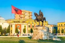 【アルバニア】首都・ティラナの魅力とは？歴史深いスポット5選&グルメ3選｜ヨーロッパで1番リーズナブルな話題の国