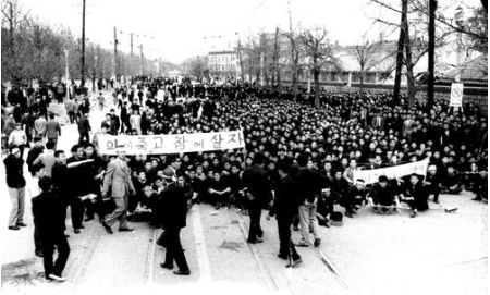 「四月革命」「東学農民革命」　世界記憶遺産に＝韓国