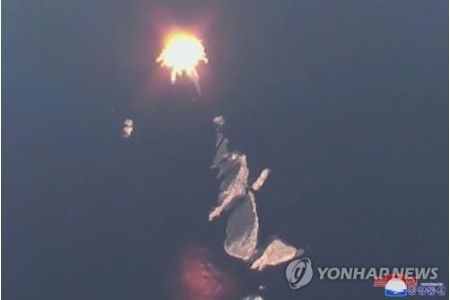 北朝鮮の飛翔体　空中爆発・墜落か＝韓国軍「レーダーから消失」