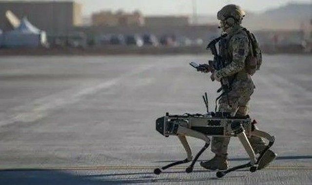 基地警備する軍用犬をロボットに？　韓国空軍が代替検討へ