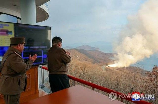 北朝鮮が中距離級弾道ミサイル発射　「極超音速弾頭実験と推定」＝韓国軍