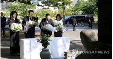 韓日首脳の韓国人原爆慰霊碑参拝　「非常に大きな意味」＝韓国大統領室