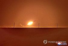 北朝鮮の朝鮮中央通信は３日、２日未明に長距離戦略巡航ミサイルを発射し、戦術核攻撃仮想発射訓練を実施したと報じた＝（朝鮮中央通信＝聯合ニュース）