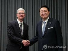 アップルのクックＣＥＯ「韓国と協力継続」　米で尹大統領と面会