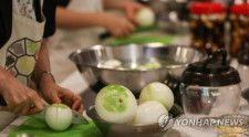 韓国料理のクッキングクラス（資料写真）＝（聯合ニュース）