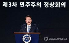韓国・尹大統領　サミットで「偉大な遺産の民主主義を未来世代に」