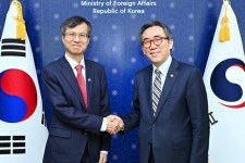 韓国外相　韓中日首脳会談は「最終調整中」＝３カ国協力事務局長と面会