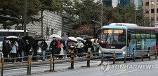 ソウル市内の朝の通勤風景（資料写真）＝（聯合ニュース）