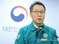 研修医１３２５人　保健福祉部次官を職権乱用容疑で告訴＝韓国