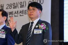 「強硬派」の韓国医師協会長が就任　政府政策への反対本格化か