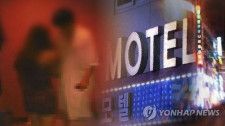 ソウルのホテルで２０代の日本人女性３人が性売買処罰法と出入国管理法違反の容疑で現行犯逮捕された（コラージュ）＝（聯合ニュース）