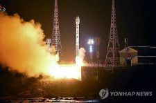 北朝鮮は昨年１１月にも軍事偵察衛星を打ち上げている（資料写真、北朝鮮・朝鮮中央テレビの映像より）＝（聯合ニュース）≪転載・転用禁止≫