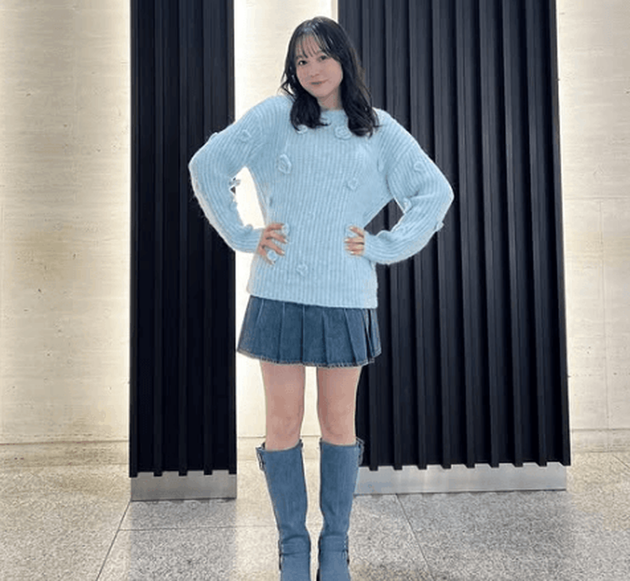 スエーデン 作家物 ガラス製 スケーター 少女