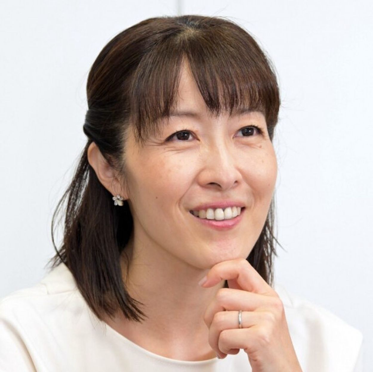 NHKお天気キャスター 双子含め小学生3人を子育て中の気象予報士・渕岡友美さん 13年ぶりに「おはよう日本」に復帰、午前0時半起きの毎日(東京すくすく) - goo ニュース