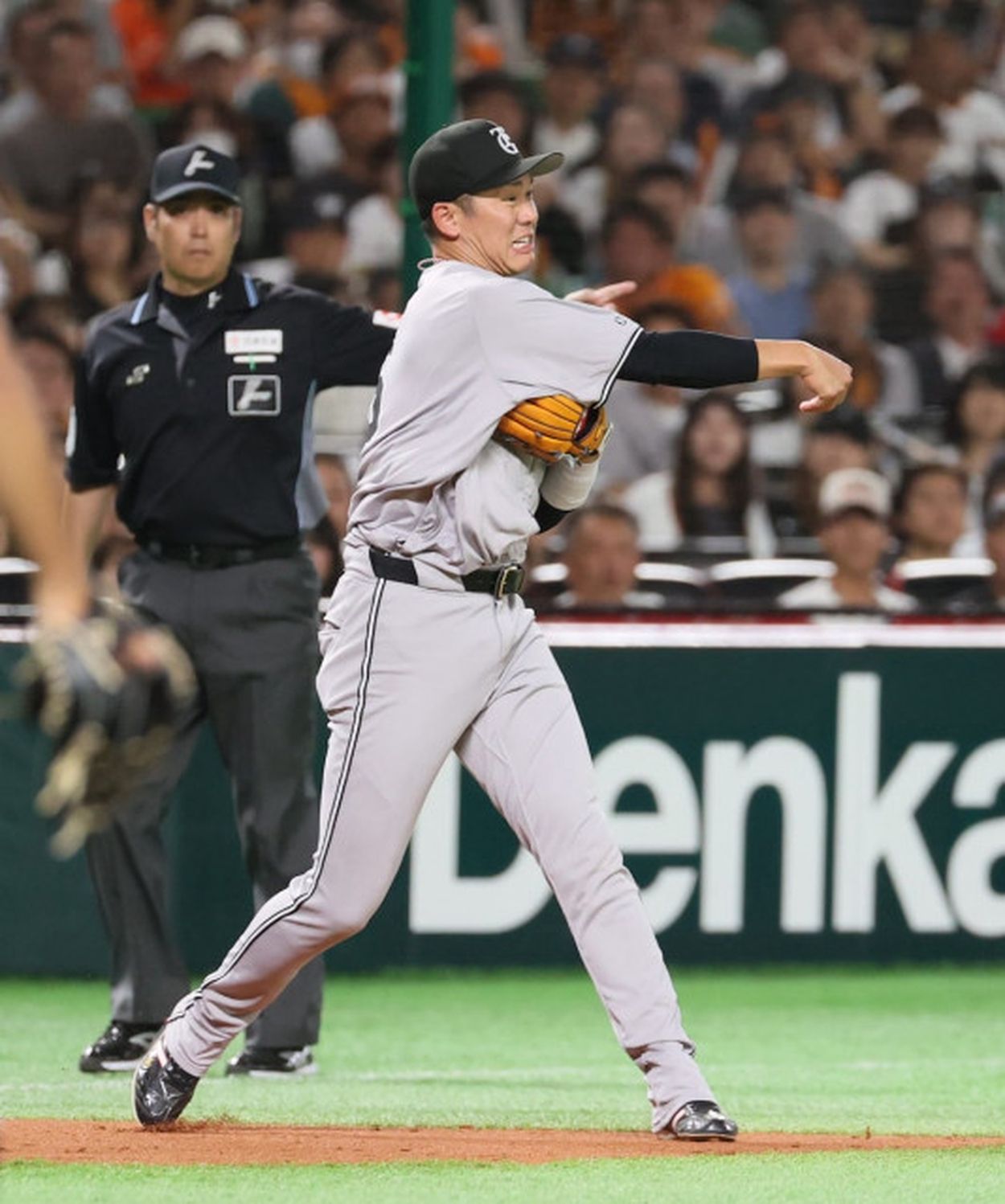 新発売 新商品 巨人・坂本勇人、長嶋魂継承サードで好守魅せた！ 1軍合流即 記念グッズ