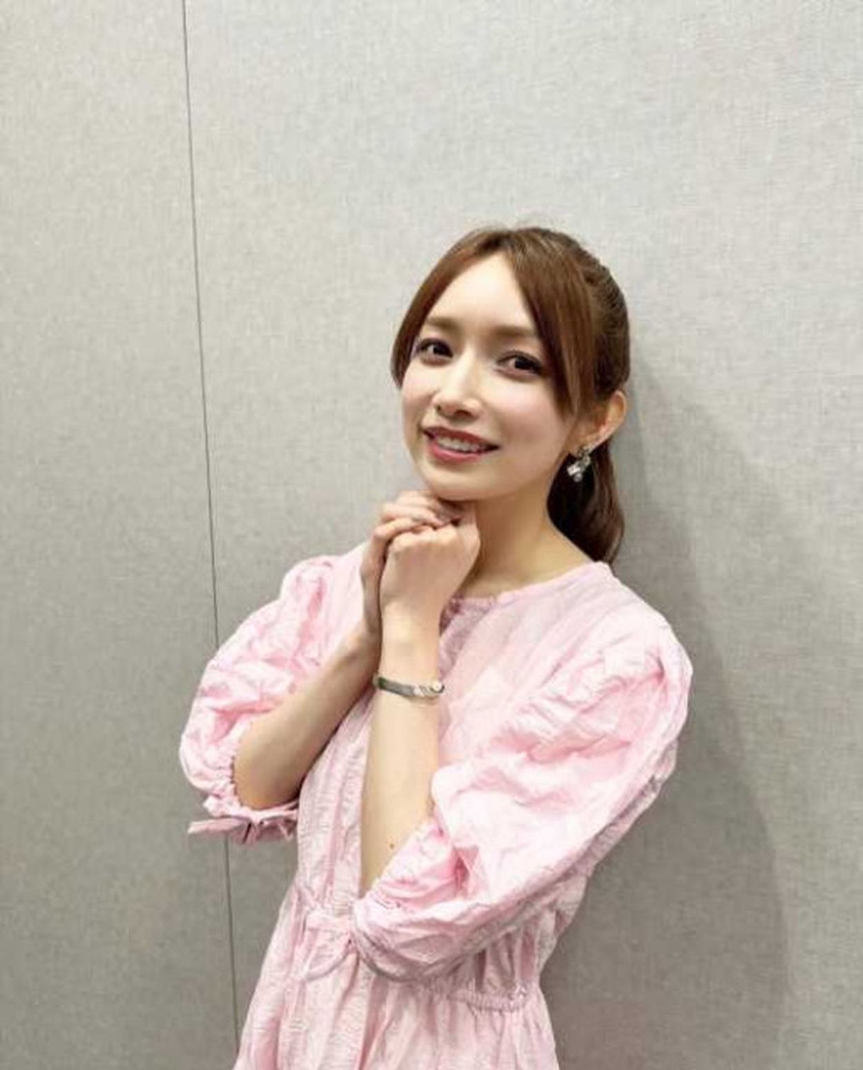 後藤真希、ポニーテール×ピンクのワンピースの衣装姿にファン絶賛「いつでもメロメロです」「綺麗すぎる」(DailyNewsOnline) - goo  ニュース