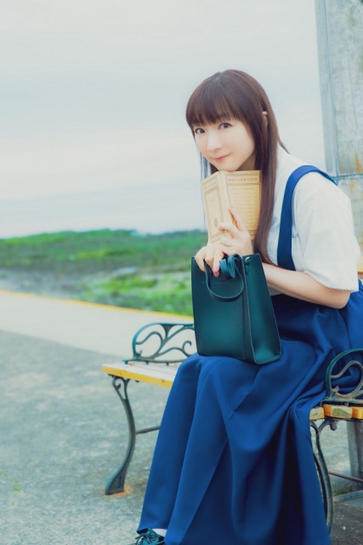Amazon.co.jp: 堀江由衣 : 【Amazon.co.jp限定】12thアルバム「文学少女の歌集Ⅲ-文学少女と夜明けのバス停-」[初回限定盤(CD＋写真集)](メガジャケ付き）  - ミュージック