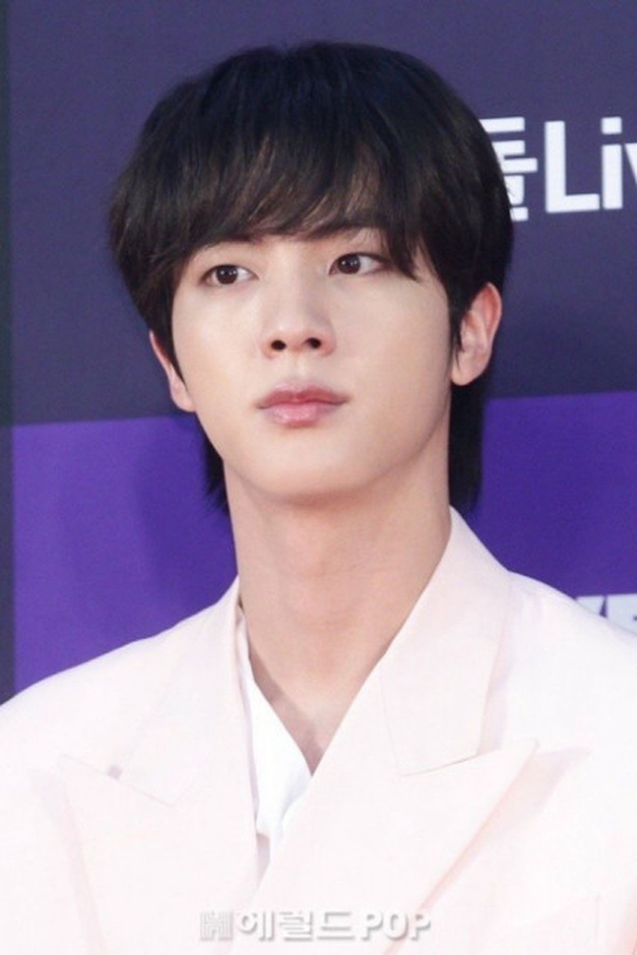 BTS」JIN、 ニューアルバム「Happy」発売記念ポップアップ開催