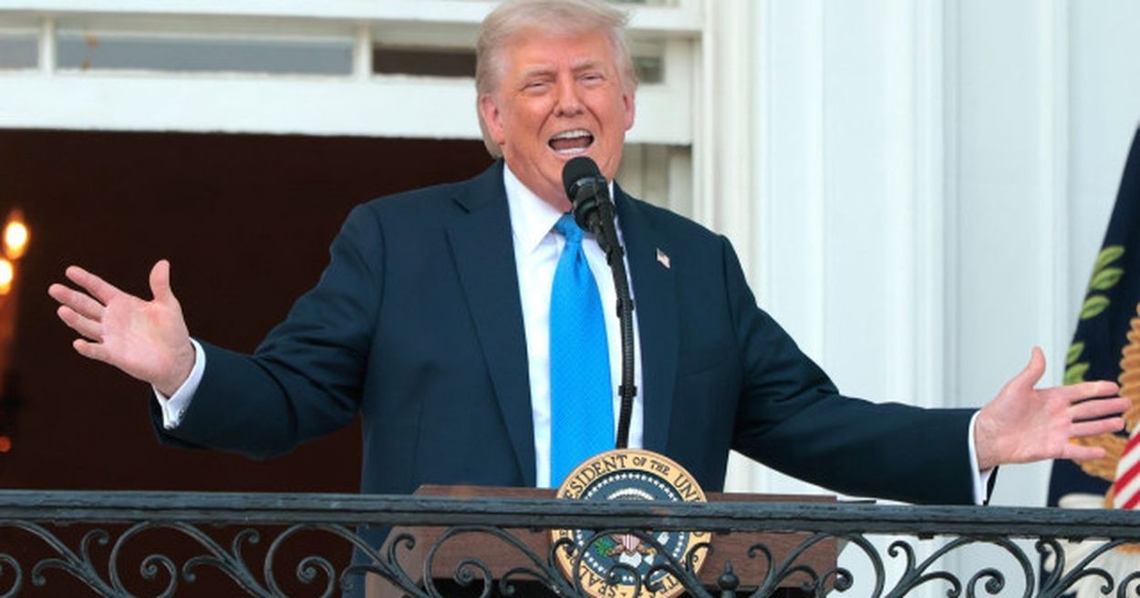 トランプ、12カ国からの入国禁止令に署名。「アメリカを守る」と
