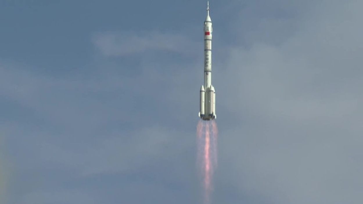 中国、有人宇宙船「神舟20号」の打ち上げに成功(新華社通信