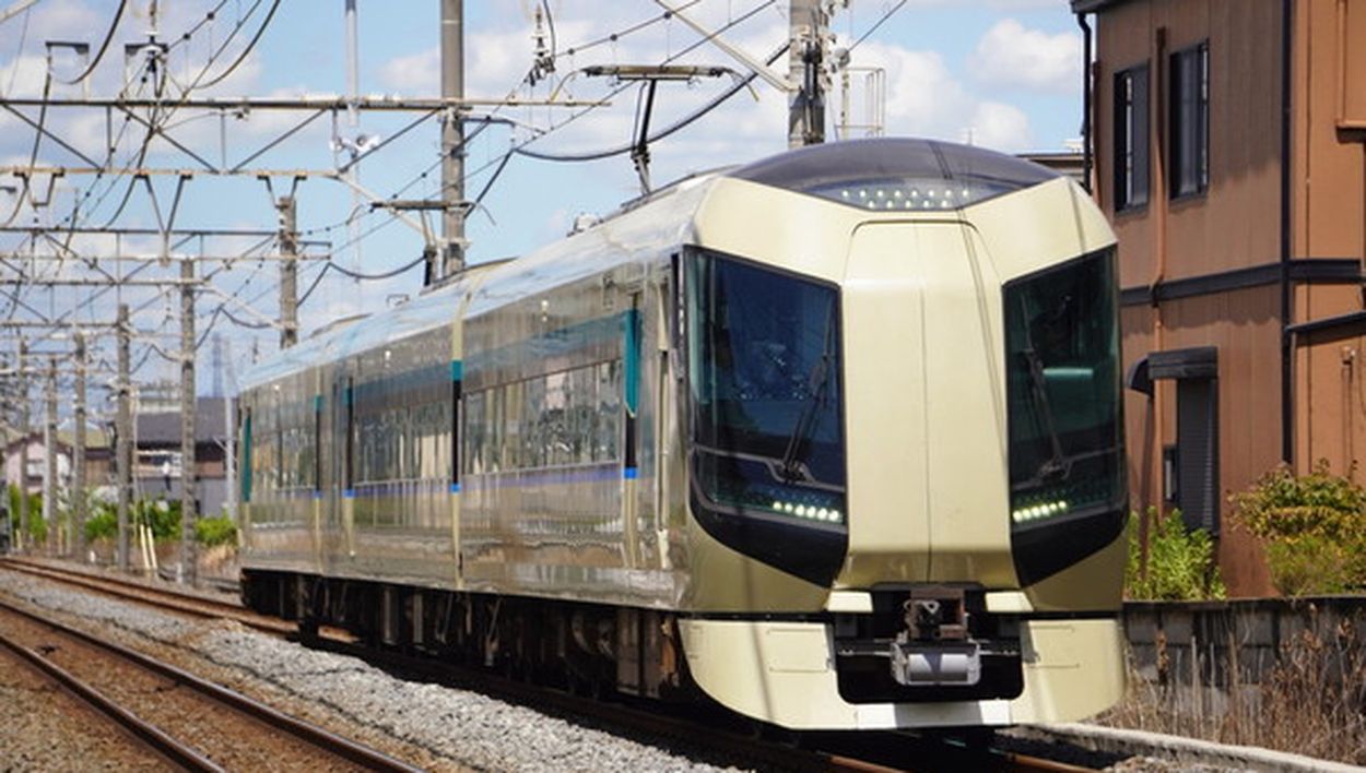 日光線歴代特急車両ネクタイピン