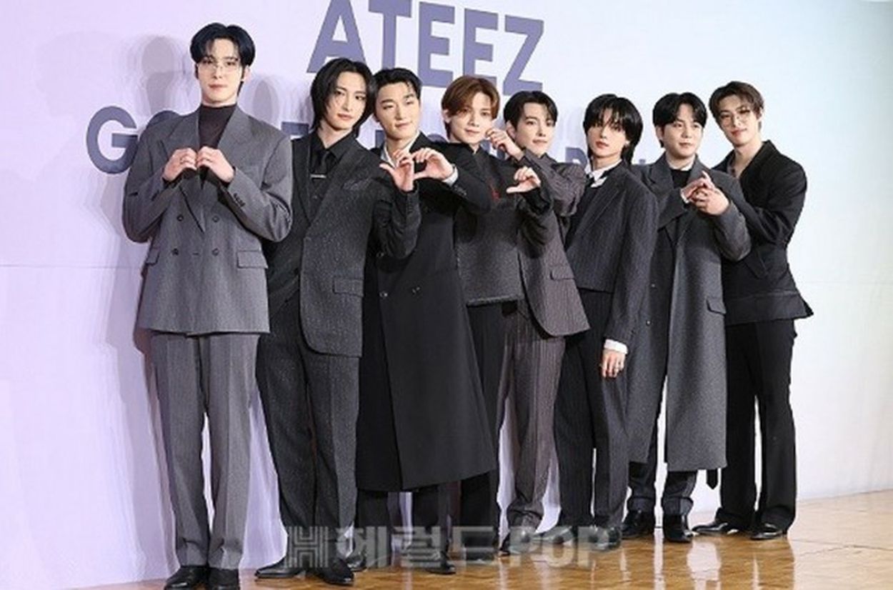 ATEEZ ストラップミニポーチ 公式MD ホンジュン