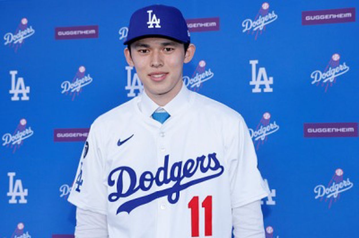佐々木朗希がMLB公式の2025年プロスペクトランキング1位に選出 「サイ・ヤング賞の可能性も秘めている」(theWORLD) - goo ニュース
