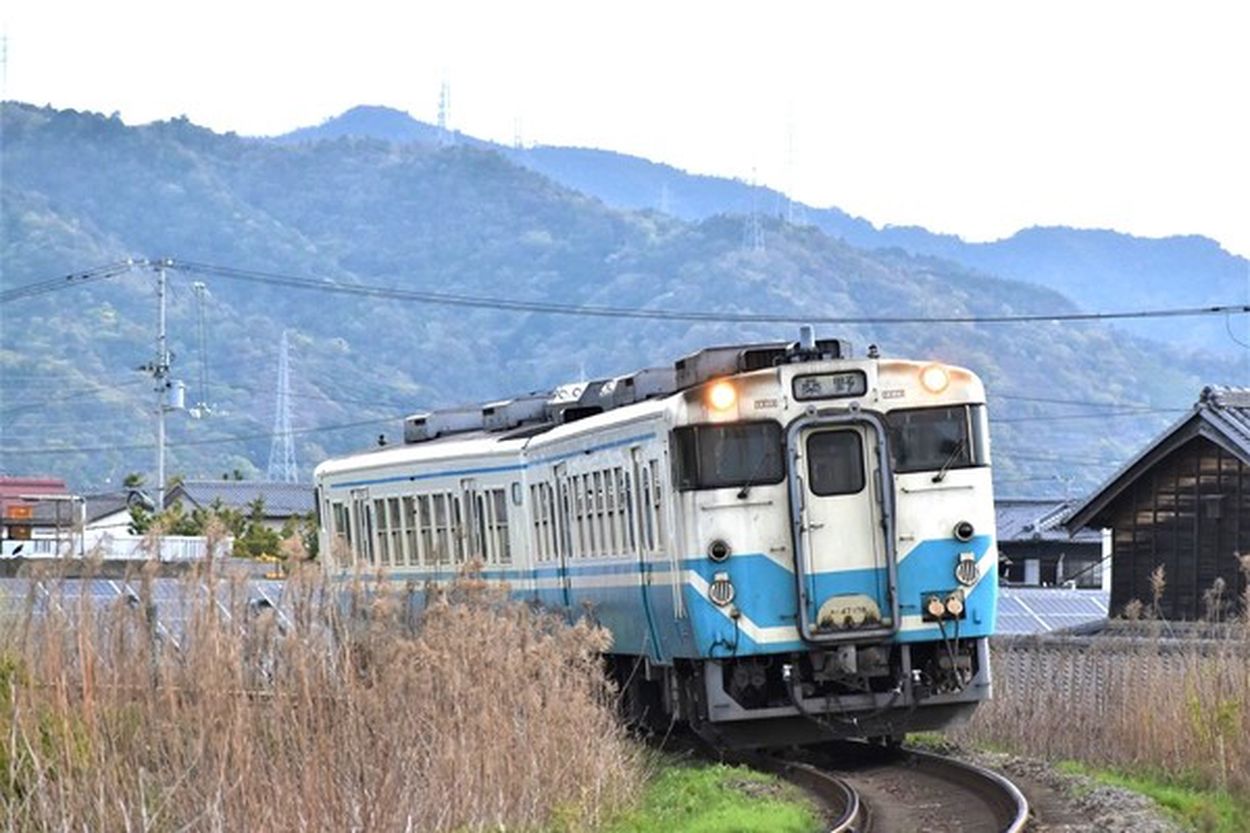 JR四国の新車「ハイブリッド式ローカル気動車」は国産に 国鉄キハ