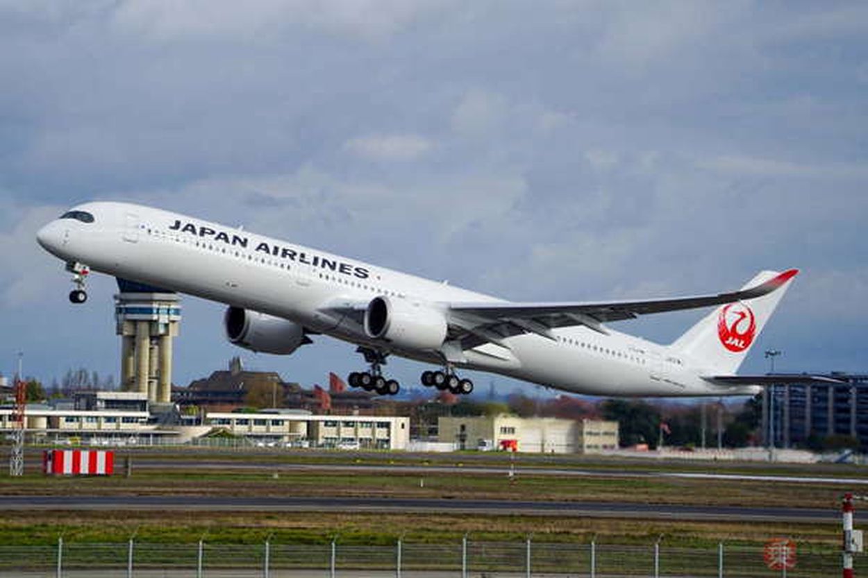 JAL AIRBUS A350-1000 1 200 スナップインモデル - 航空機