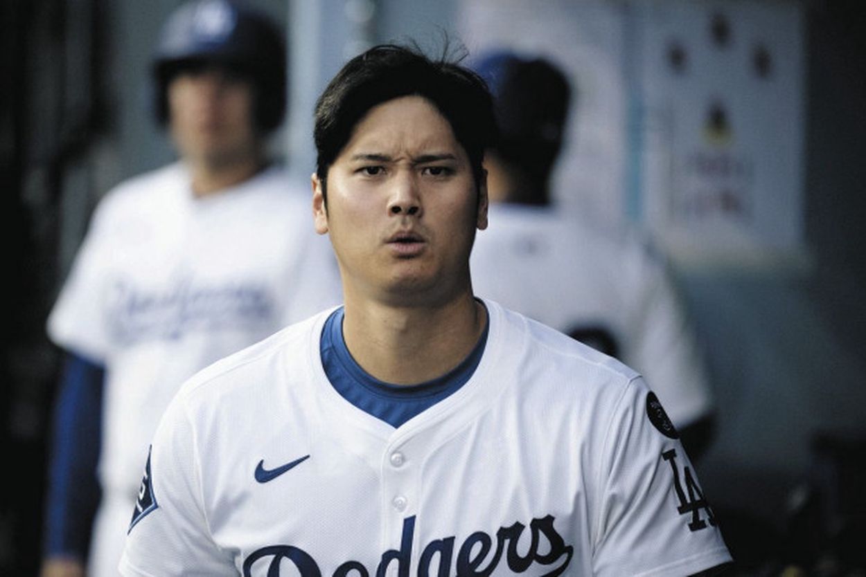 【オンラインショップ】 大谷翔平、ホームラン直後にファウルボールが… 「兄弟をたたき 記念グッズ