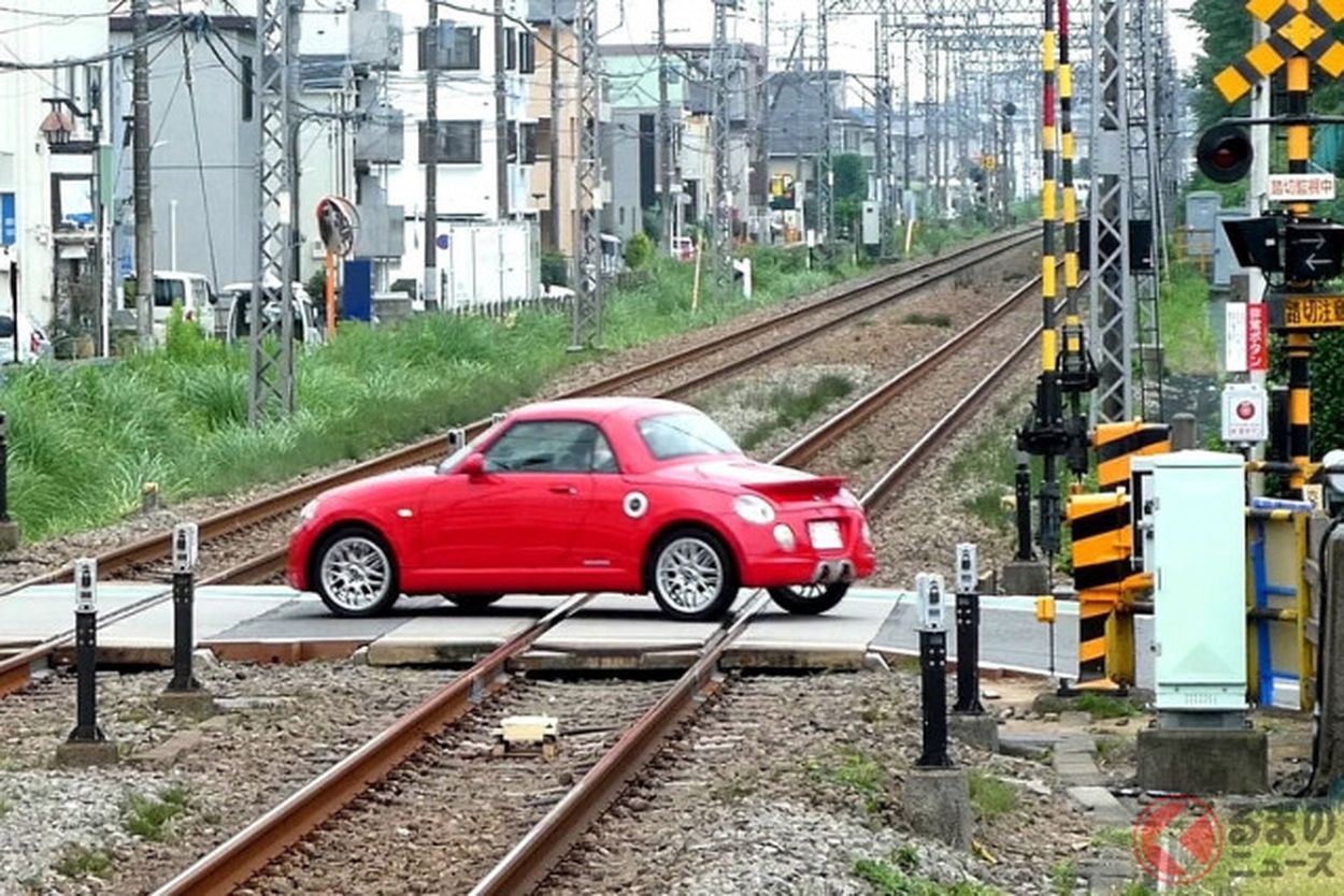 全国で「なんで入るの？事故」多発!? 違反で危険！ 遮断器降りた踏切に侵入で列車と衝突… ドライバーは何を注意すべき？(くるまのニュース) - goo  ニュース