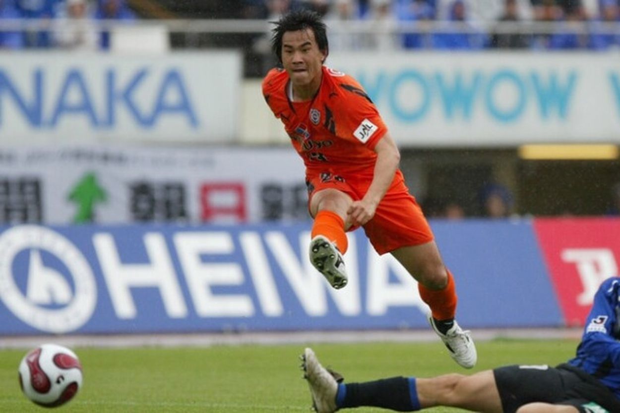 ホペイロに間違われたことも。岡崎慎司は清水の“8番目のFW”から