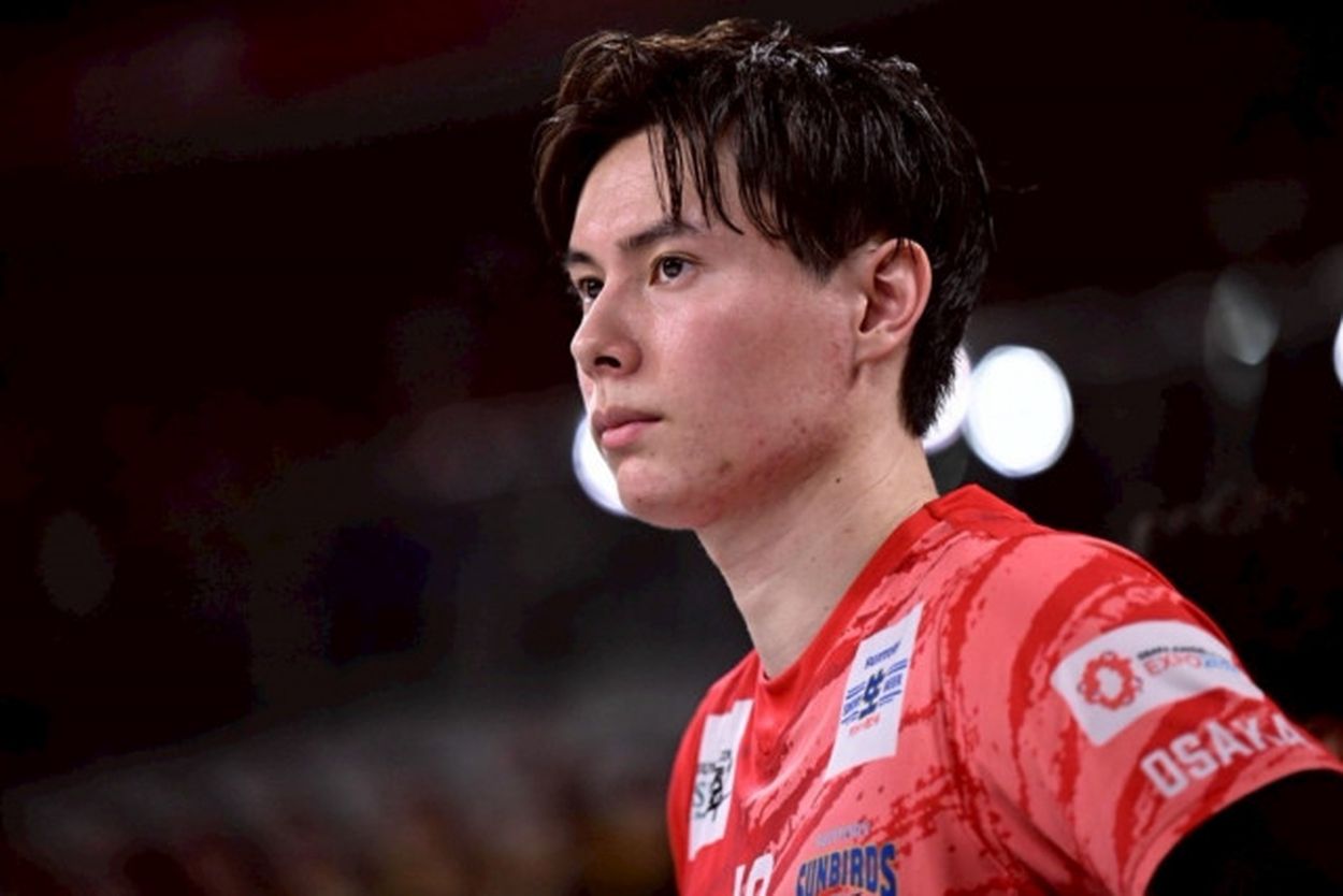 ベンチに下げられた高橋藍。歴史に残るサントリー大逆転勝利に
