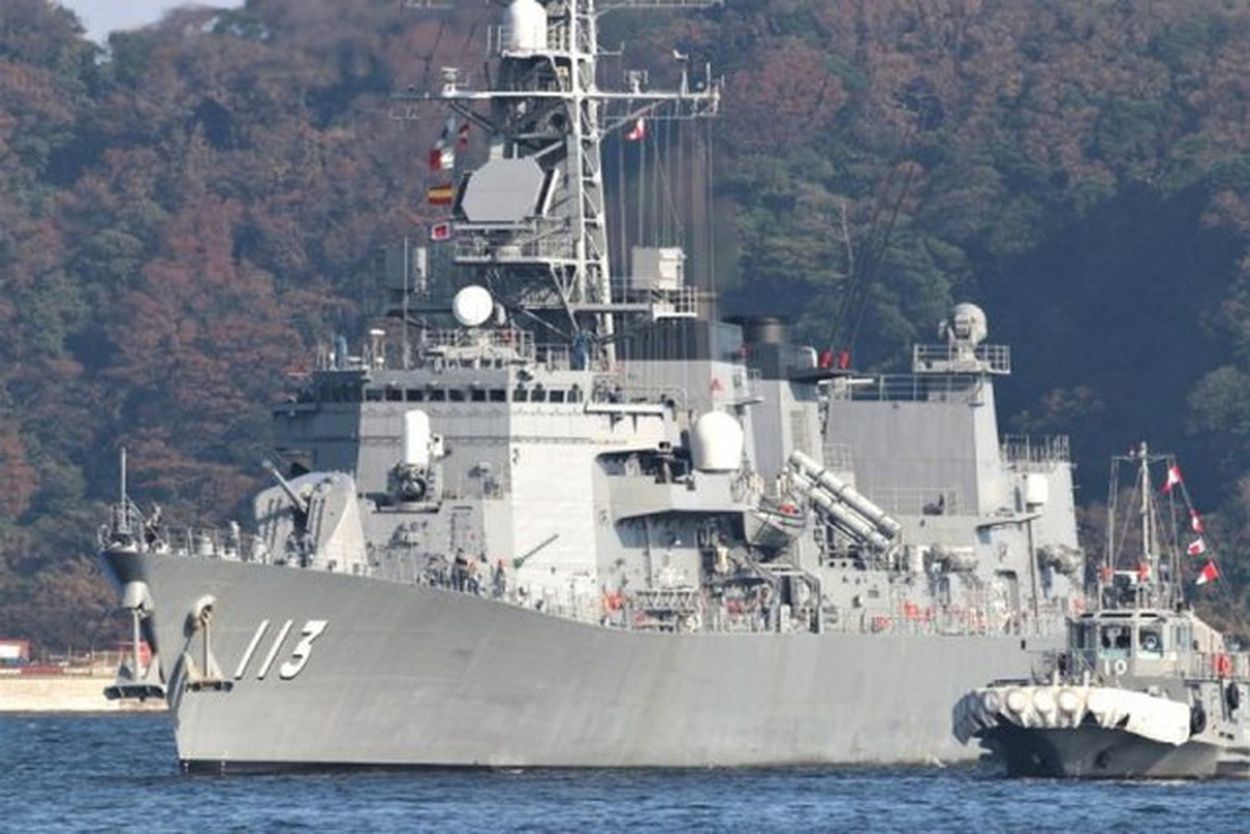ズラリと並んだ護衛艦」が一斉に出港！“壮観すぎる光景”を捉えた