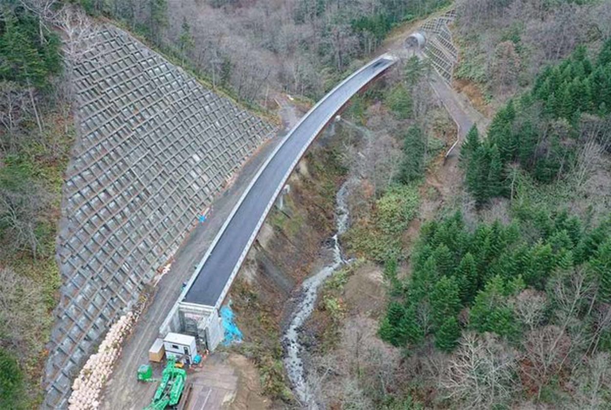 「札幌‐富良野」の最短路ついに開通！ 道央道IC直結の56km“新・東西ルート”で山越え！(乗りものニュース) - goo ニュース