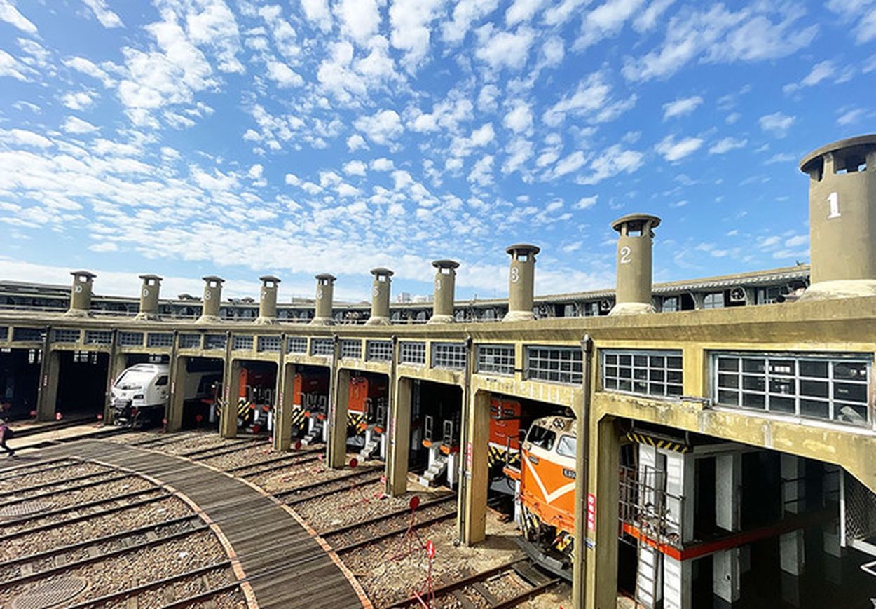 扇形機関庫 (新) (鉄道模型) - ホビーサーチ 鉄道模型 N