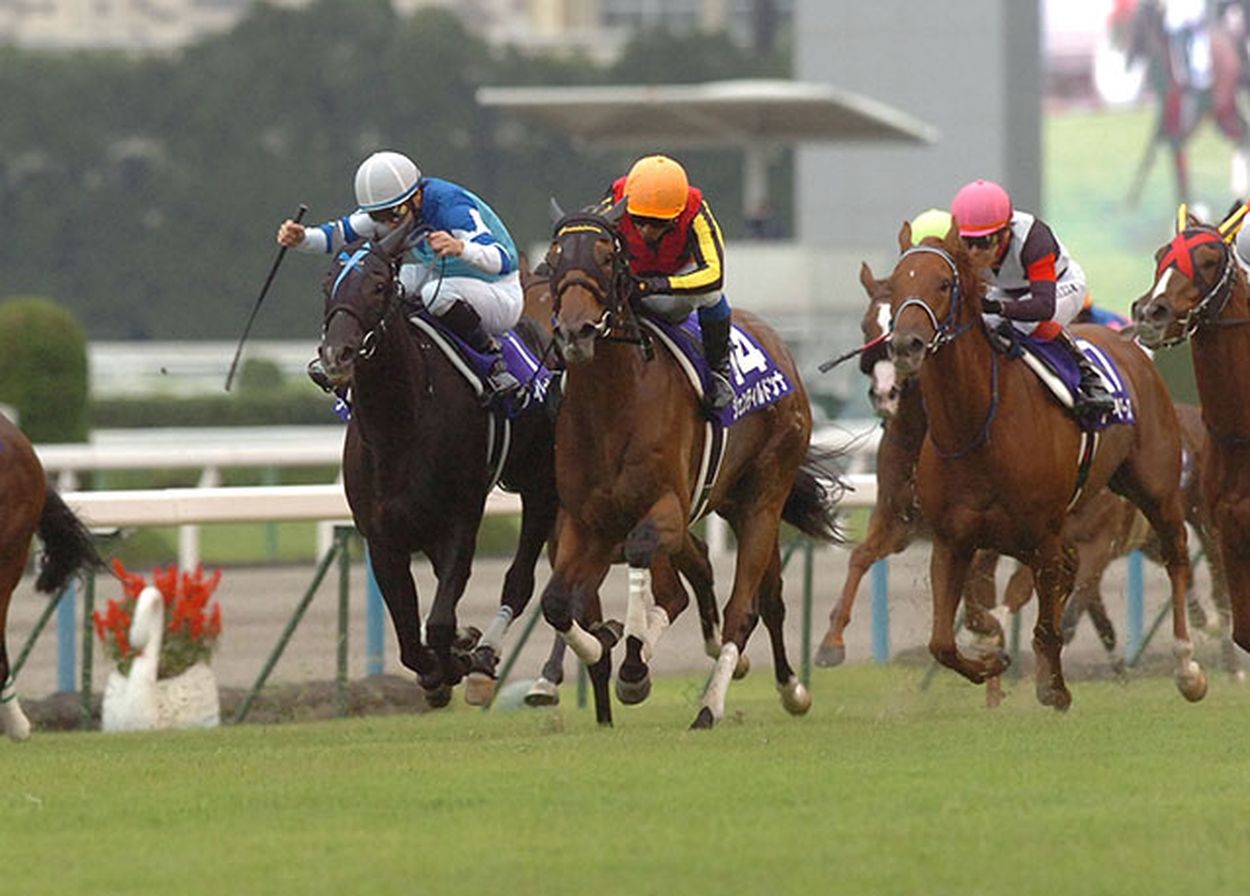 日本競馬史上初の親子三冠へ 最大の試練となったチェリーメドゥーサの大まくり