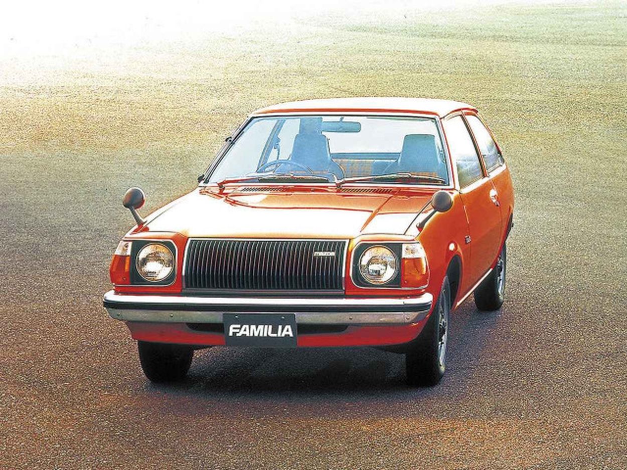口豪奢 マツダ 【昭和 ファミリアAP（昭和52／1977年1月発売・FA4TS型） ミニカー