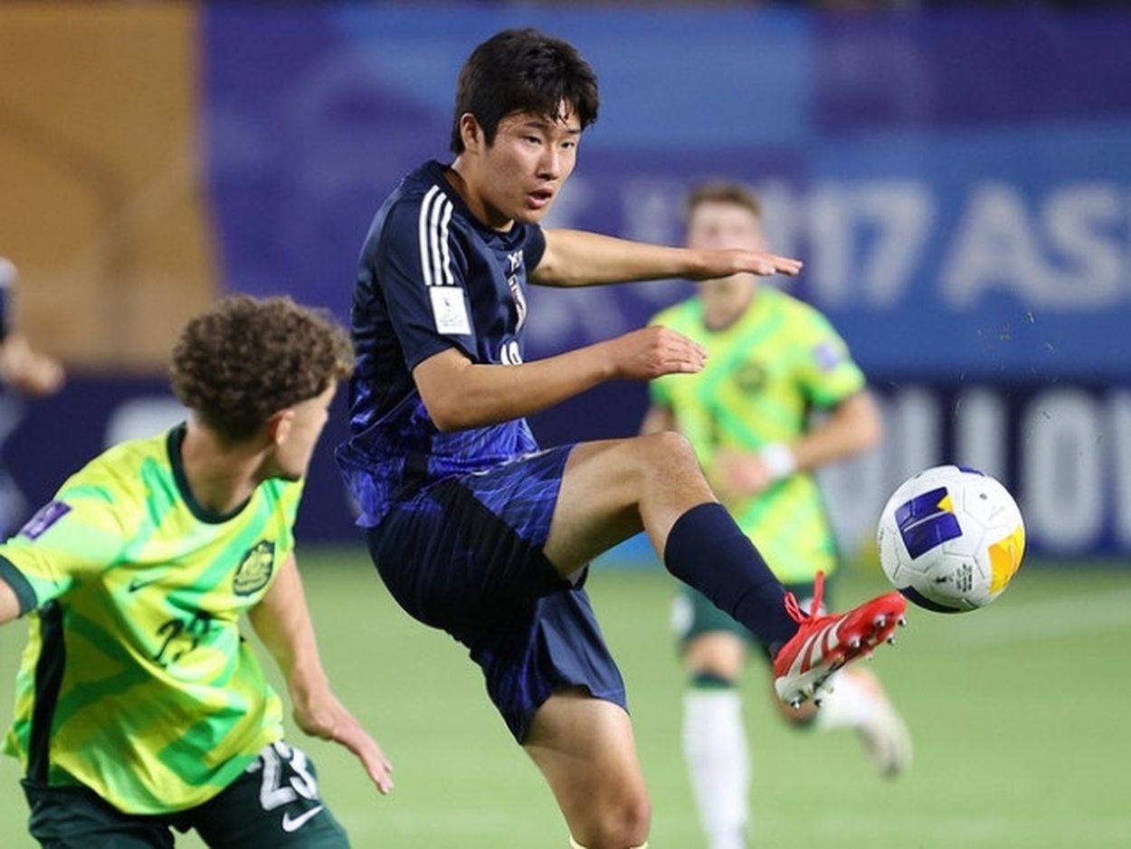 Amazon.co.jp: i17日本蹴球協会 サッカー 18冊昭和42-45年不揃